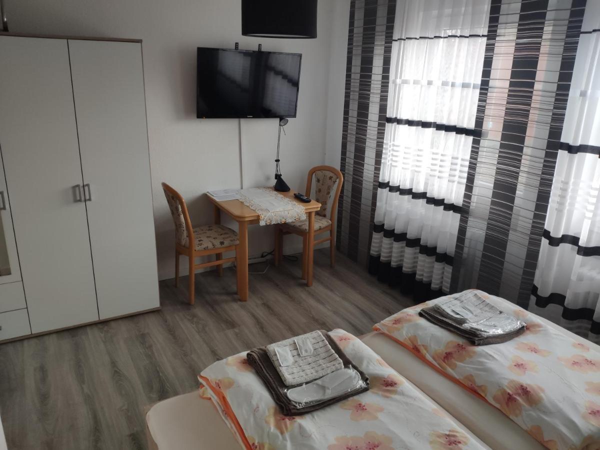 Ferienunterkunft - Am Stadtgarten Saarlouis Ngoại thất bức ảnh